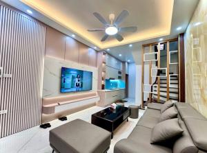 Hiếm, Nhà đẹp Miêu Nha, 48m x5T, Phân Lô, Ô TÔ đỗ, KD đỉnh, 7,45 tỷ