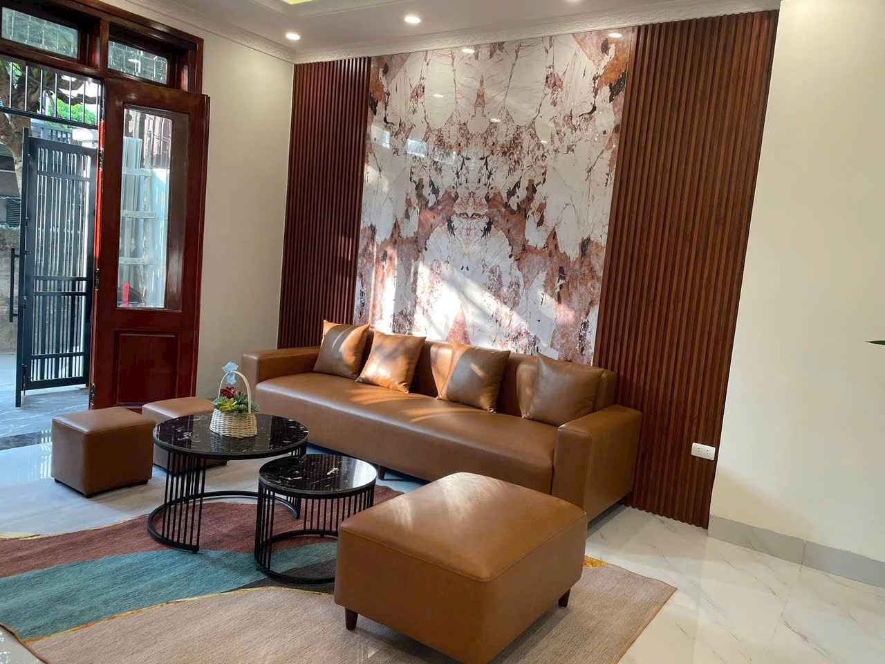 Chính chủ nhờ bán căn nhà mặt phố Cổ Linh 72m x7 tầng, thang máy