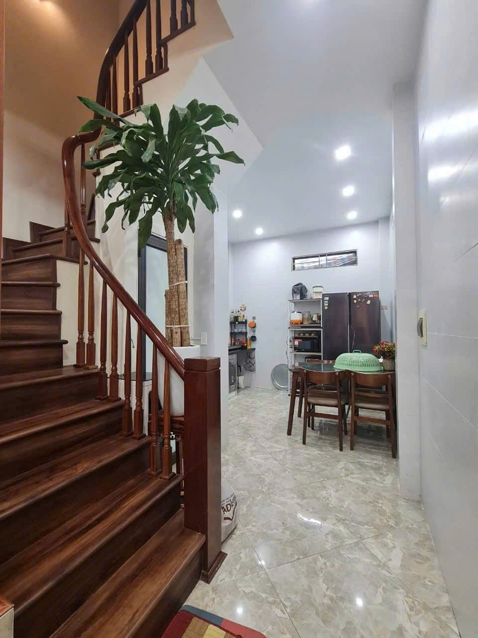 Nhà Mỹ Đình, lô góc, dân xây 40m2, 5 tầng, chào 7.1 tỷ có thương lượng