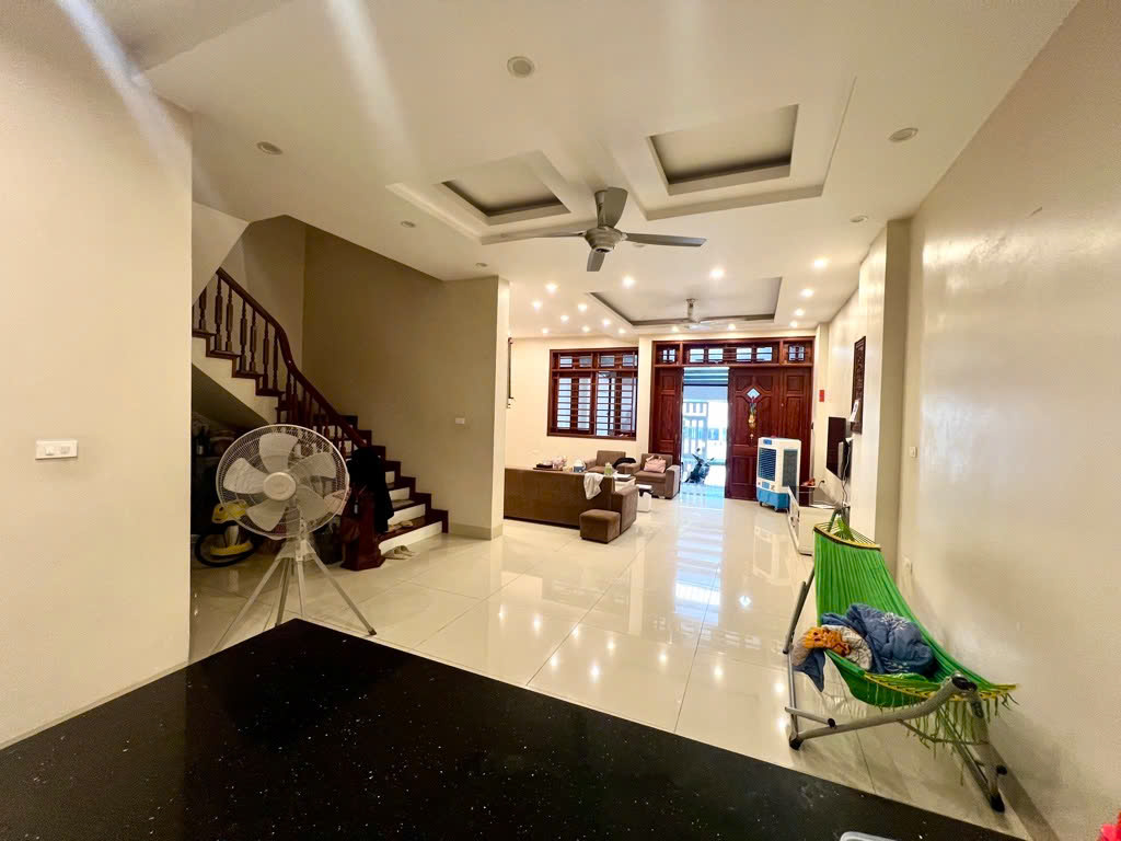 NGỌC TRÌ, LONG BIÊN - CỰC HIẾM. ĐƯỜNG OTO TRÁNH, KINH DOANH SẦM UẤT, NỞ HẬU TÀI LỘC, ,