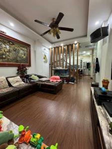 NHÀ PHỐ ĐẸP NGỌC LÂM, LONG BIÊN, Ô TÔ VÀO NHÀ, CHO THUÊ LÀM VP