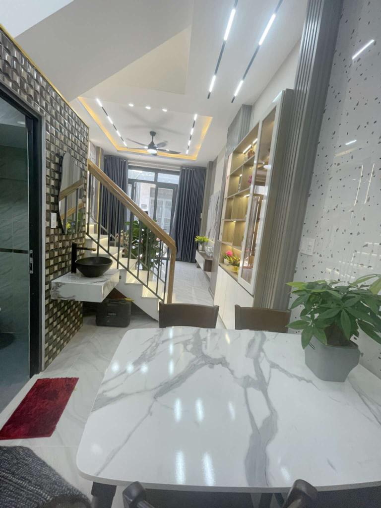 NHÀ ĐẸP - NỘI THẤT CAO CẤP - TIỆN ÍCH ĐẦY ĐỦ