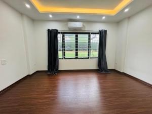 BÁN NHÀ CỰC HIẾM LONG BIÊN