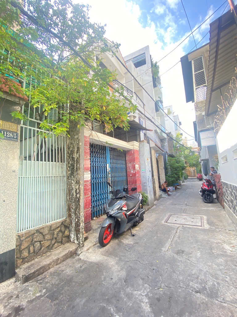 NHÀ NÁT HẺM BA GÁC TRƯỜNG SA, PHƯỜNG 13, PHÚ NHUẬN 7.05 TỶ TL