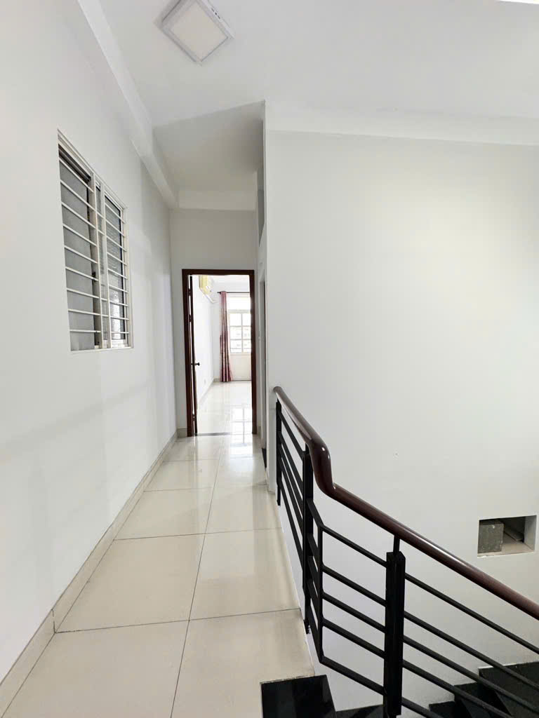 NHÀ ĐẸP GIÁ TỐT 84M2 10.2 TỶ HẺM 3 SẸC VŨ TÙNG, P2, BTHẠNH