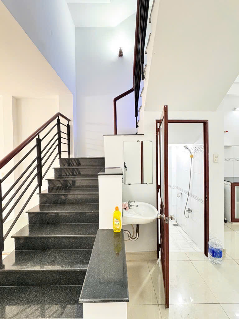 NHÀ ĐẸP GIÁ TỐT 84M2 10.2 TỶ HẺM 3 SẸC VŨ TÙNG, P2, BTHẠNH