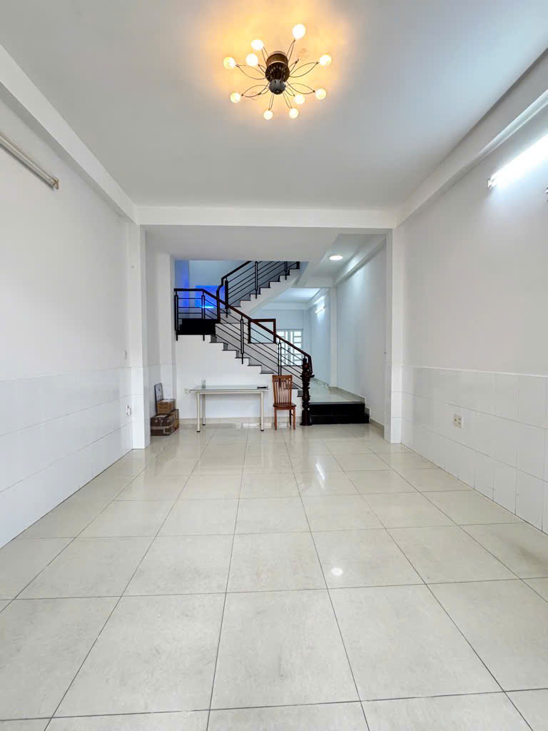 NHÀ ĐẸP GIÁ TỐT 84M2 10.2 TỶ HẺM 3 SẸC VŨ TÙNG, P2, BTHẠNH