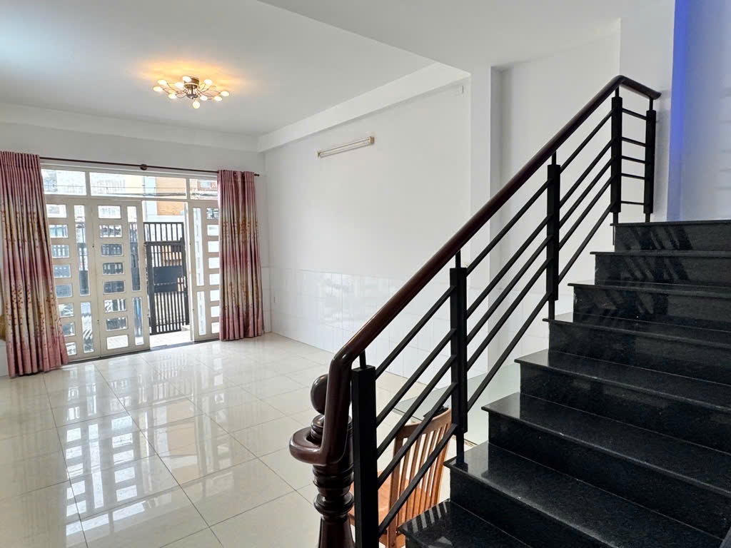NHÀ ĐẸP GIÁ TỐT 84M2 10.2 TỶ HẺM 3 SẸC VŨ TÙNG, P2, BTHẠNH