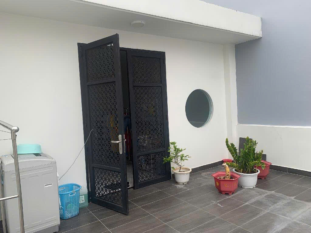 NHÀ TRƯỜNG SA- GIÁP Q3- 92M2-VỊ TRÍ ĐẸP-14TỶ
