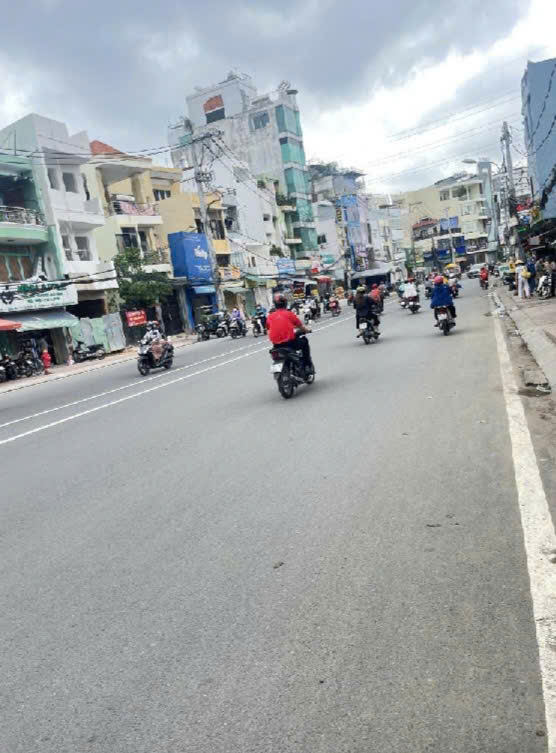 Chủ nhà cần bán gấp chia tài sản. Nhà bán đường Lê Quang Định P1, GV  giá giảm 700 tr còn 6,8 tỷ.