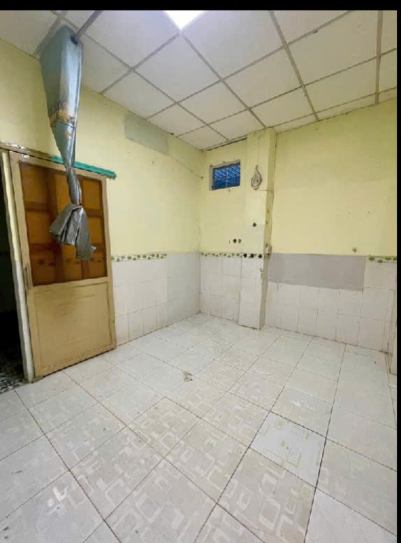 Cần bán tòa nhà VP  tại đường Nguyễn Kiệm, P9, Phú Nhuận. Giá 18 tỷ