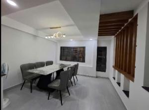 Bán nhà Phú Nhuận. Khu Biệt thự cao cấp, P11. Giá giảm 1 tỷ chỉ còn 11,5 tỷ