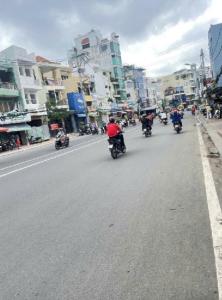 Chủ nhà cần bán gấp chia tài sản. Nhà bán đường Lê Quang Định P1, GV giá giảm 700 tr còn 6,8 tỷ.