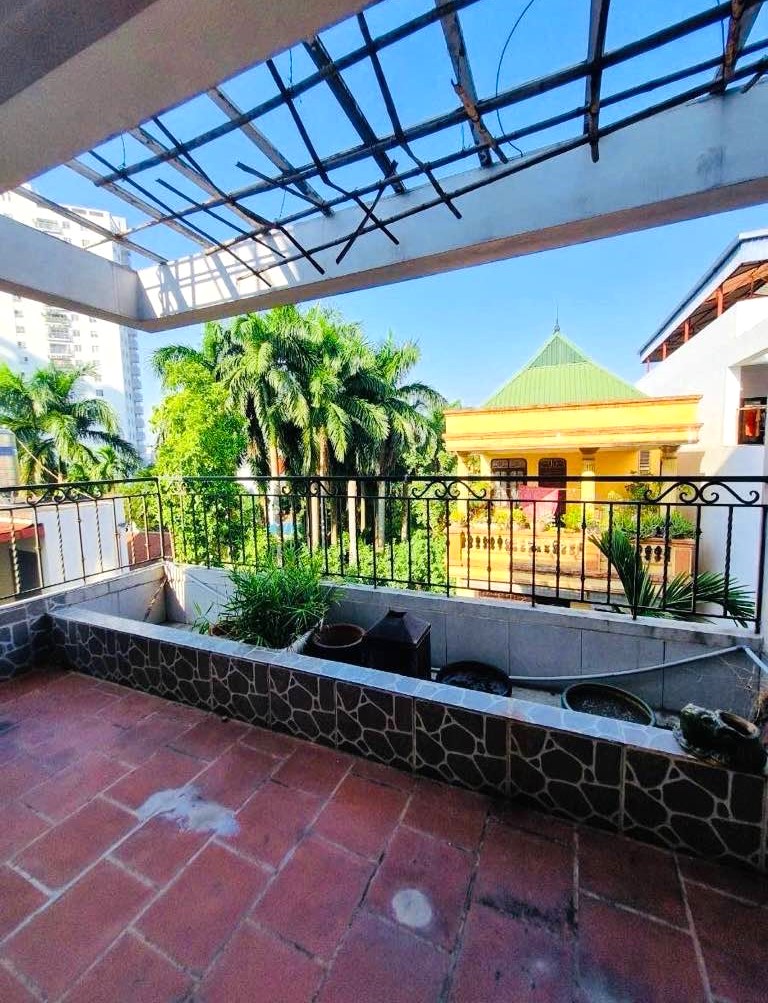 Chủ nhà cần tiền mua Penhouse nên bán nhà Đội Cấn 35m2 5 tầng Nhỉnh 6 tỷ
