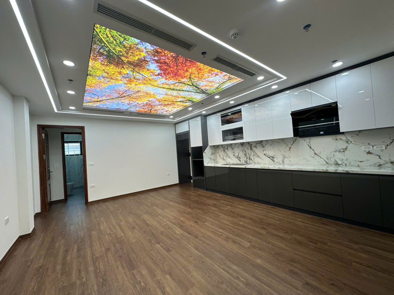 Bán Nhà Nguyên Hồng 65m2 8T MT 5M - Cực Hiếm - Phân Lô - Ô Tô Vào Nhà - Hệ Thống PCCC - Thang Máy