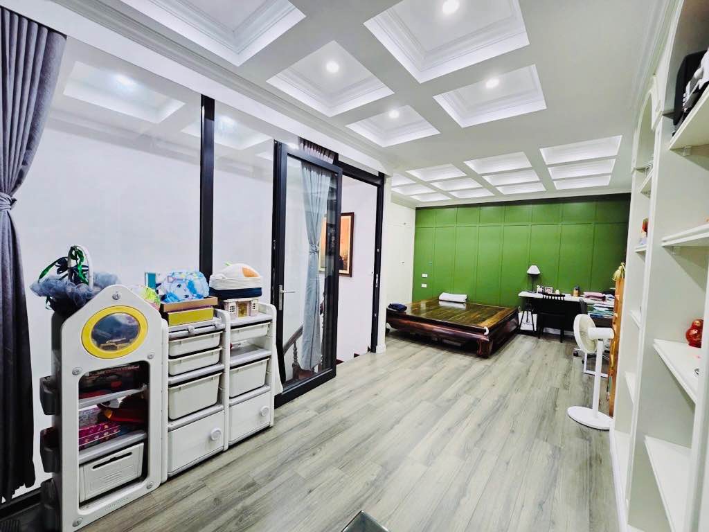 Bán Nhà Cầu Giấy 70m2 6 tầng MT 5m 22.x tỷ - Nội Thất Sang Trọng