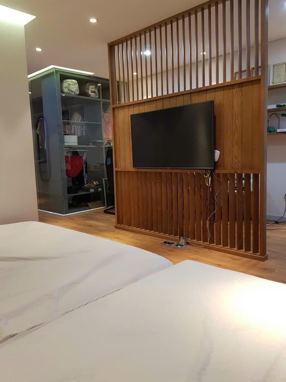 BÁN NHÀ NGÕ 135 ĐỘI CẤN 68m2 5 TẦNG - MẶT TIỀN 4,8M 14 tỷ - Đất Vượng Khí - 10M Ô TÔ ĐỖ - Vài Bước Ra Hồ Đầm Tròn - Hồ Ngọc Hà