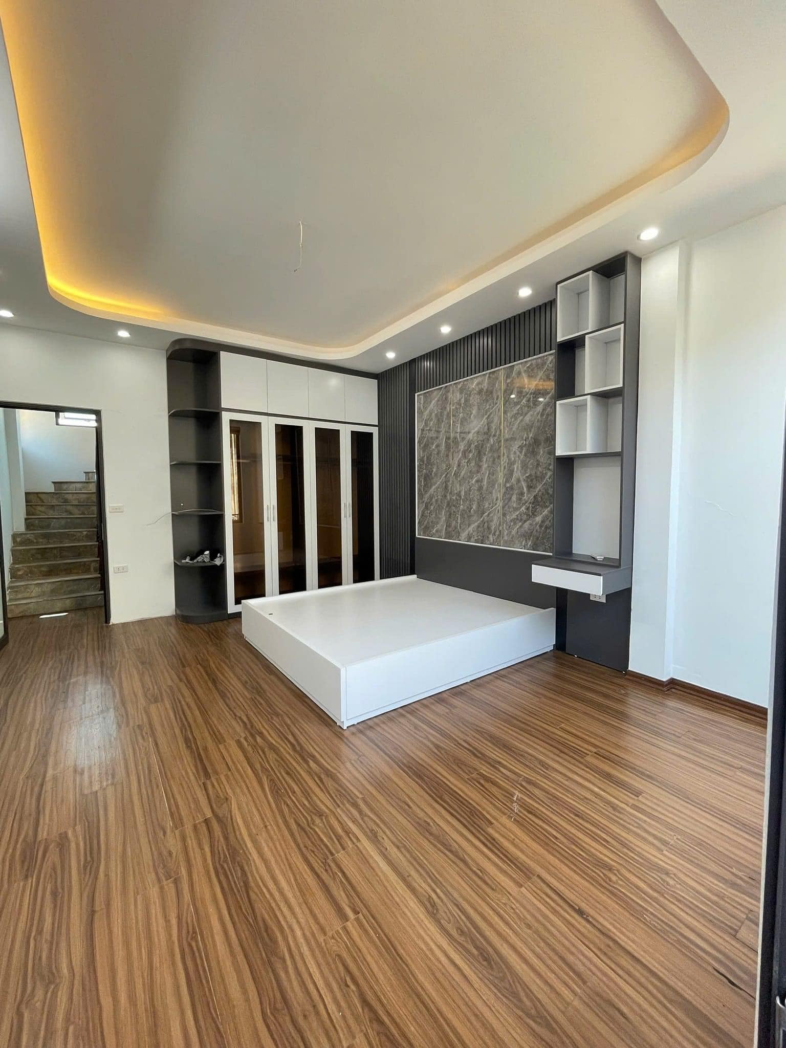 BÁN NHÀ NGÕ 135 ĐỘI CẤN 68m2 5 TẦNG - MẶT TIỀN 4,8M 14 tỷ - Đất Vượng Khí - 10M Ô TÔ ĐỖ - Vài Bước Ra Hồ Đầm Tròn - Hồ Ngọc Hà