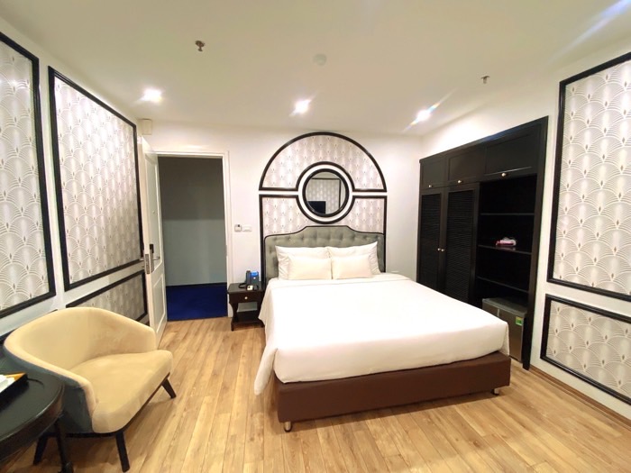 CHỈ DUY NHẤT!! BÁN KHÁCH SẠN 5* PHỐ TRUNG HÒA - 520M2 - 10 TẦNG THANG MÁY - MẶT TIỀN 15M - 320 TỶ - DOANH THU 1 TỶ - NỘI THẤT ĐẲNG CẤP