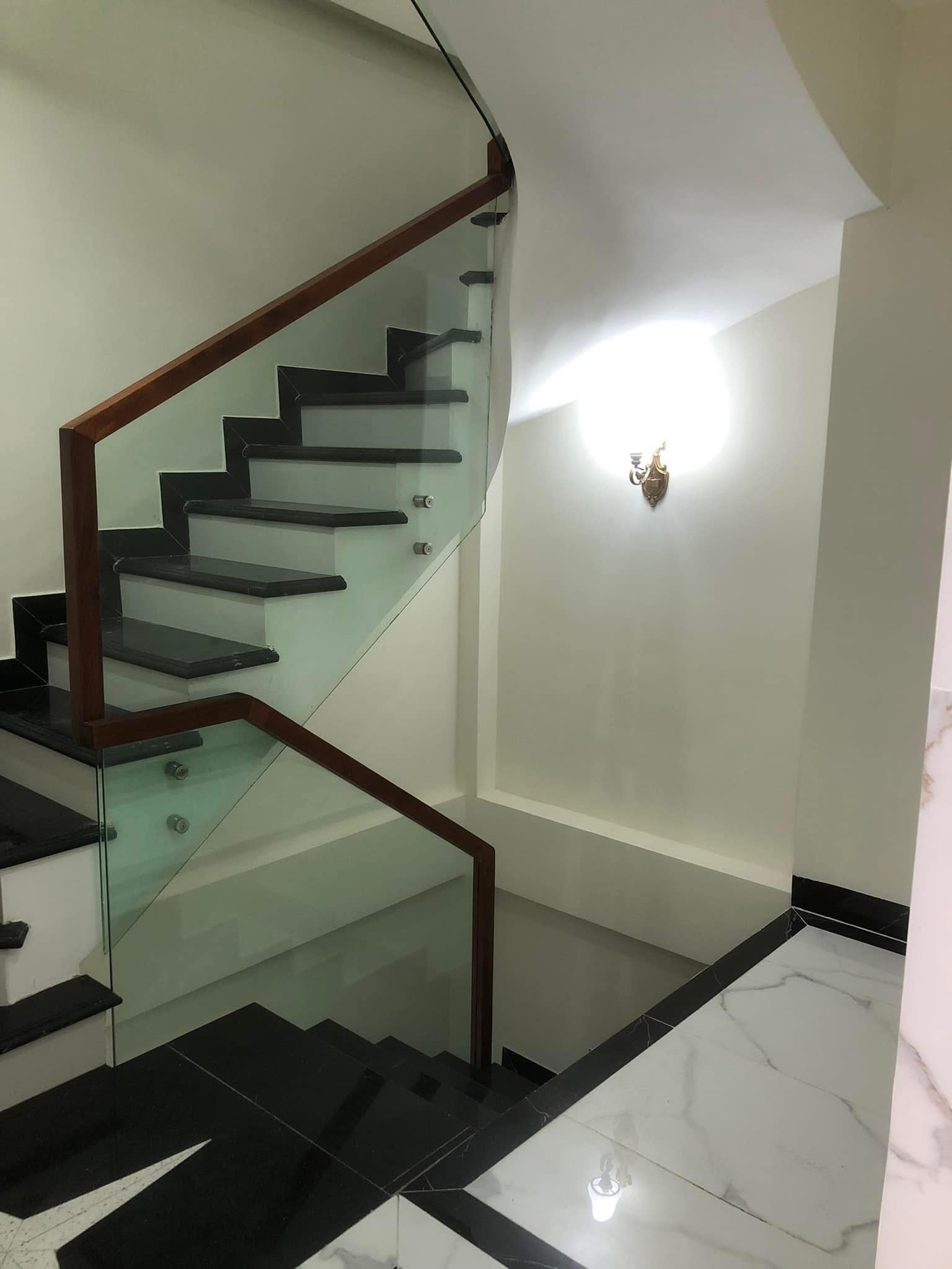 CỰC HIẾM!!! BÁN NHÀ HUỲNH THÚC KHÁNG 50M2 -4 TẦNG - MẶT TIỀN 4M - 25.3 TỶ PHÂN LÔ Ô TÔ TRÁNH - VIP - KINH DOANH - CÓ VỈA HÈ