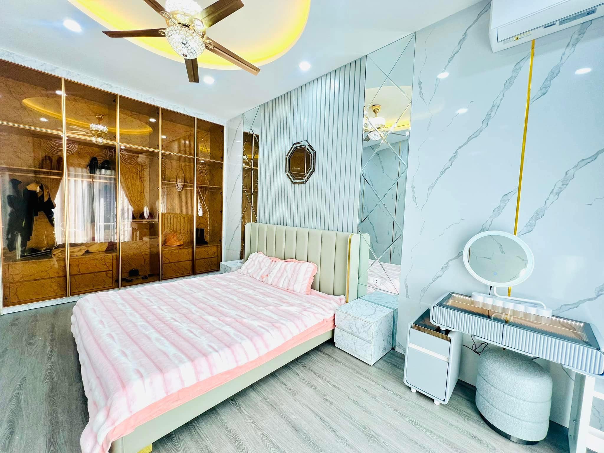 CỰC HIẾM!!! BÁN NHÀ HUỲNH THÚC KHÁNG 50M2 -4 TẦNG - MẶT TIỀN 4M - 25.3 TỶ PHÂN LÔ Ô TÔ TRÁNH - VIP - KINH DOANH - CÓ VỈA HÈ