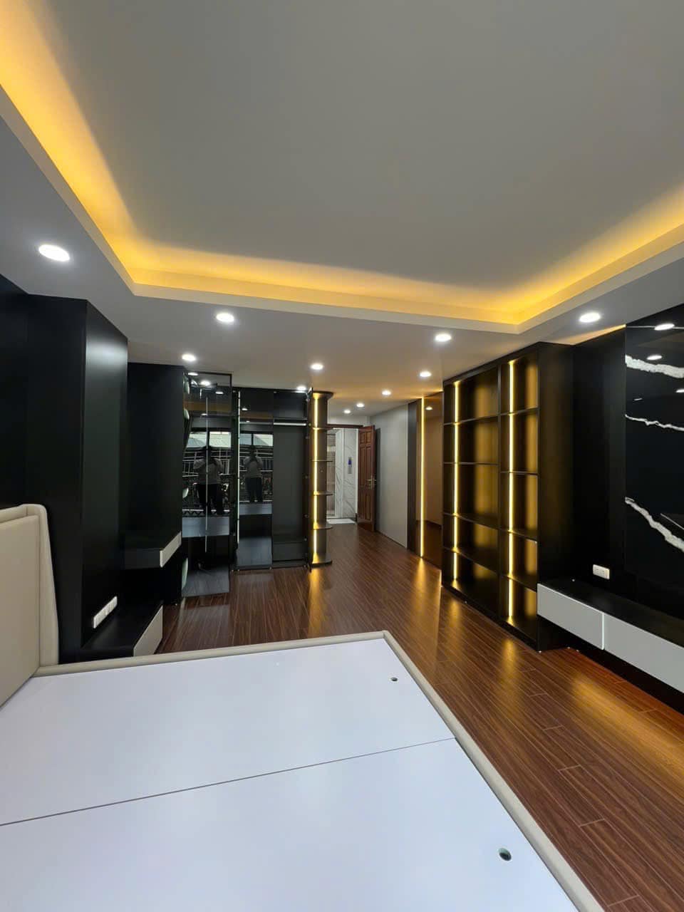 1 CĂN DUY NHẤT ! BÁN NHÀ PHÂN LÔ GẦN Ô TÔ TRÁNH - NGÕ GIẾNG - HOÀNG CẦU - 60M2- 4.2M MẶT TIỀN - VIP