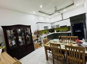 Chủ nhà cần tiền mua Penhouse nên bán nhà trong ngõ 173 Hoàng Hoa Thám 35m2 5 tầng gần 6 tỷ đẹp LONG LANH