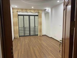 Ở ngay đón TẾT Bán LÔ GÓC Nhà Đê La Thành 73m² 4T 8.8 tỷ đẹp XINH