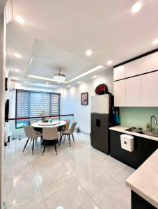 Bán Nhà Hoàng Hoa Thám 79m2 MT 4,7m 11,8 tỷ - Gần Phố