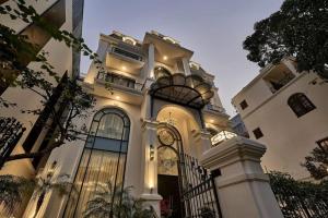 Bán Nhà Ngõ 36 Đào Tấn 80m2 5 tầng MT 4m 19 tỷ - Phân lô - Ô tô vào nhà