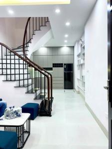 BÁN NHÀ Đoàn Thị Điểm 32m2 6 TẦNG 3,8M MẶT TIỀN - 7.X TỶ - GẦN ÔTÔ - 2 MẶT THOÁNG