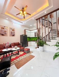 CỰC HIẾM!! BÁN NHANH NHÀ NGỌC THỤY 35M2 - 5 TẦNG NHÀ MỚI - MẶT TIỀN 4M - 5.69 TỶ - GẦN PHỐ - SỔ ĐẸP