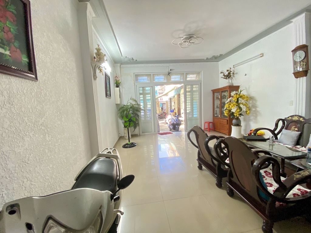 Bán nhà mặt tiền đường Số 7, Phường 3, Quận Gò Vấp.