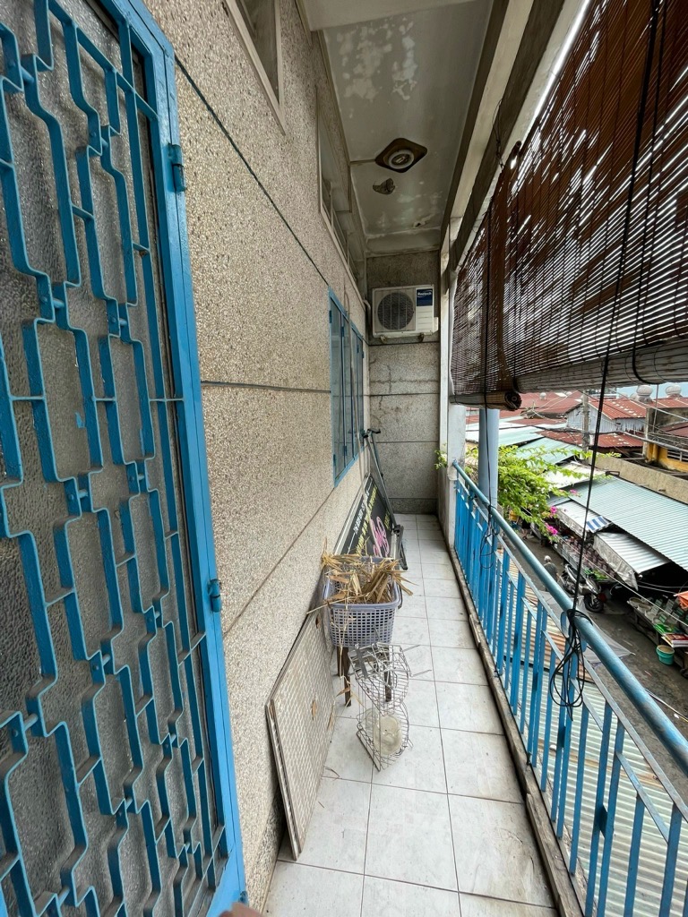 Bán nhà riêng tại Nguyễn Kiệm, 7,4 tỷ, 37,6m2, 1PN, 1WC, 2 tầng, hướng Tây, bao đẹp!