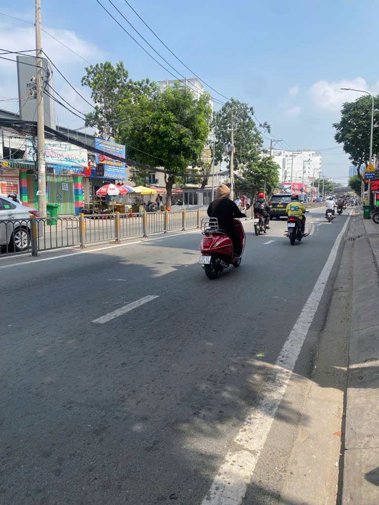HÀNG HIẾM-MẶT TIỀN NGUYỄN THỊ THẬP- QUẬN 7-108M2-DÒNG TIỀN SẴN 17TR/THÁNG