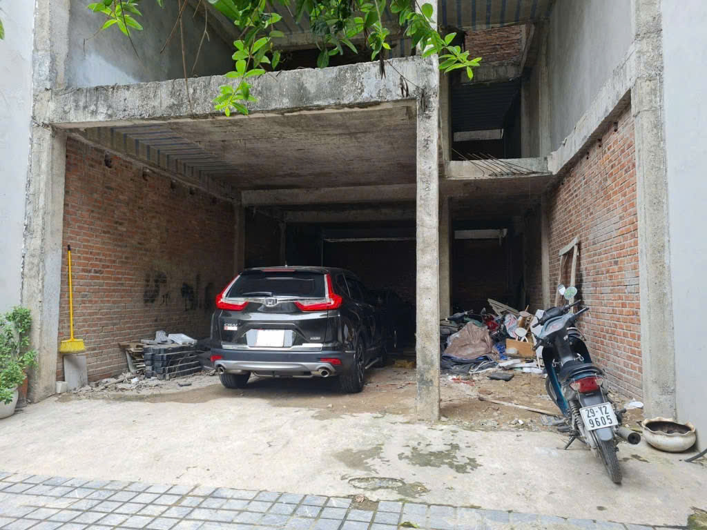 - Bán nhà Lê Văn Lương, Trung Hòa, Cầu Giấy, siêu đẹp, 100m2, 32 tỷ