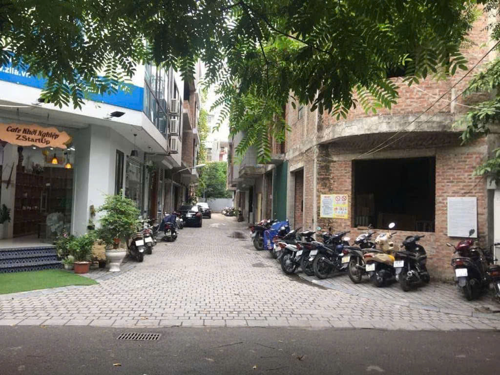 - Bán nhà Lê Văn Lương, Trung Hòa, Cầu Giấy, siêu đẹp, 100m2, 32 tỷ