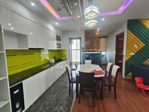 Bán căn hộ chung cư N01B Plaza Nguyễn Bồ, Trần Thủ Độ, Siêu rẻ, 107.9m2, 5.95 tỷ