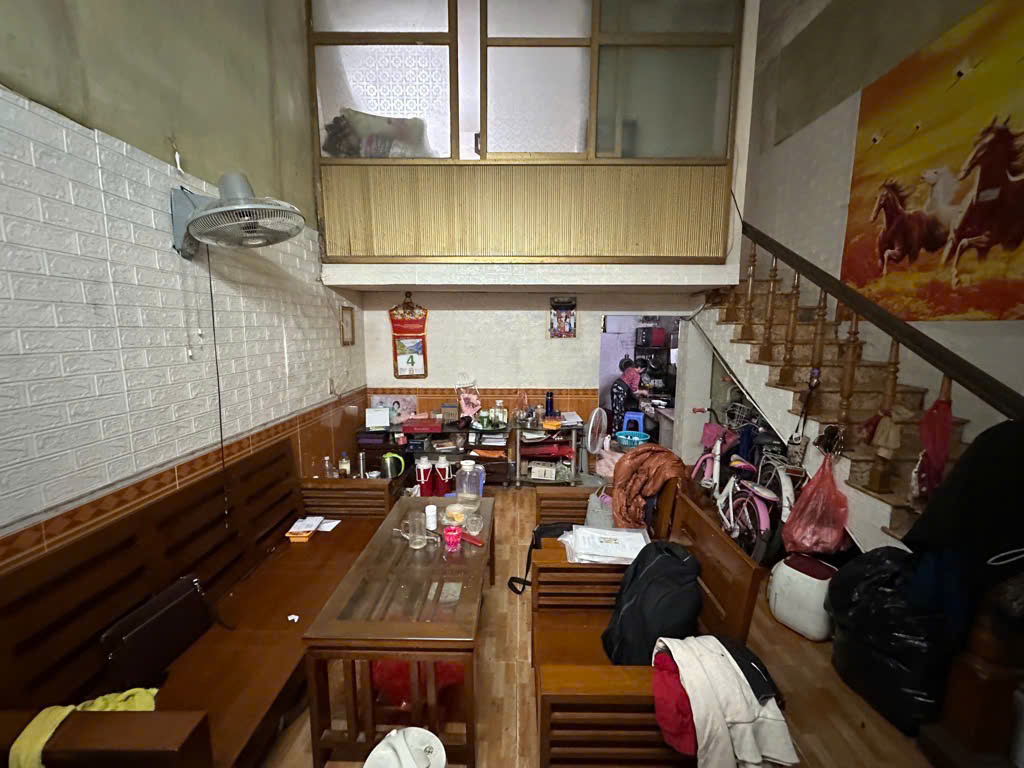 Bán đất tặng nhà 30m2, 3 tầng Đa Sỹ - Hà Đông , Lô góc , oto đỗ sát cửa , 10m ra oto tránh , 30m ra bể bơi đa sỹ