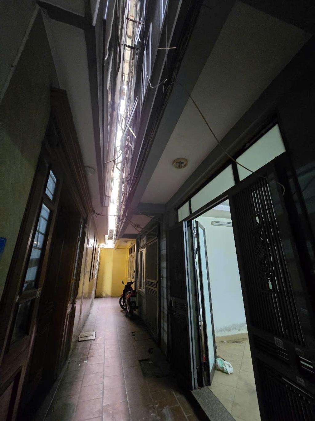 HỘ KHẨU MAI DỊCH-NHÀ 5TẦNG-MT 4.8M-CHỈ 6.6TỶ