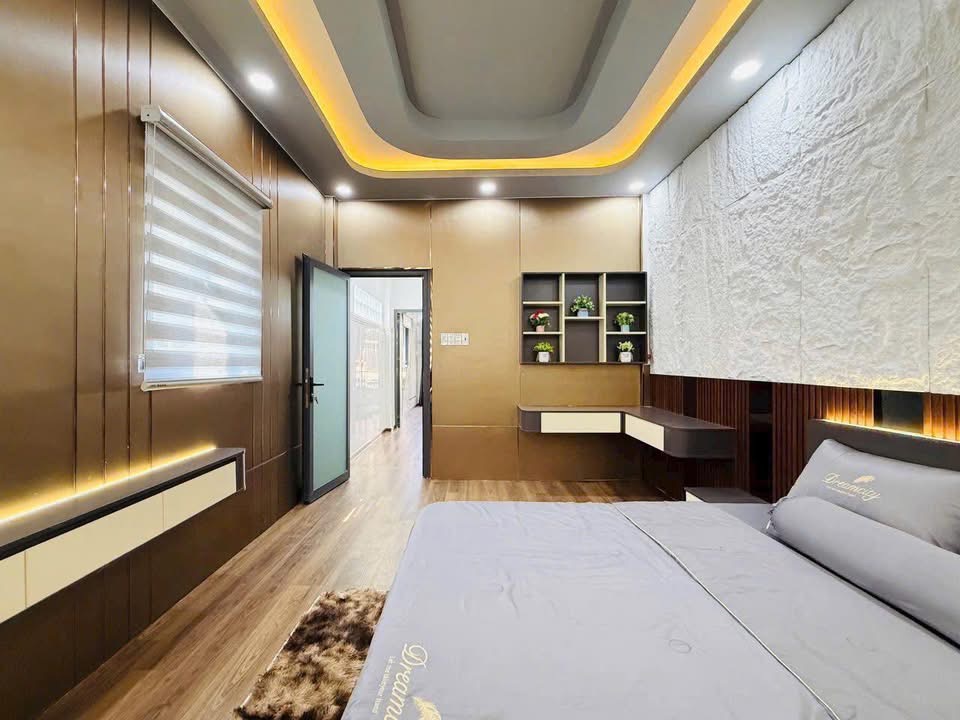 Bán Nhà -Mỹ Đình-5Tầng-Ô Tô Vào Nhà-Giá 8,5Tỷ