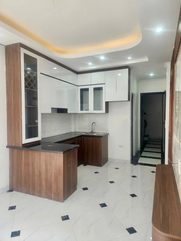 Bán Nhà Cầu Diễn-6Tầng Thang Máy-Mt4.6-Ô Tô 7 chỗ Ngủ Nhà-Giá 14.8Tỷ