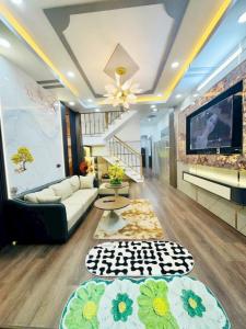 Bán Nhà -Mỹ Đình-5Tầng-Ô Tô Vào Nhà-Giá 8,5Tỷ