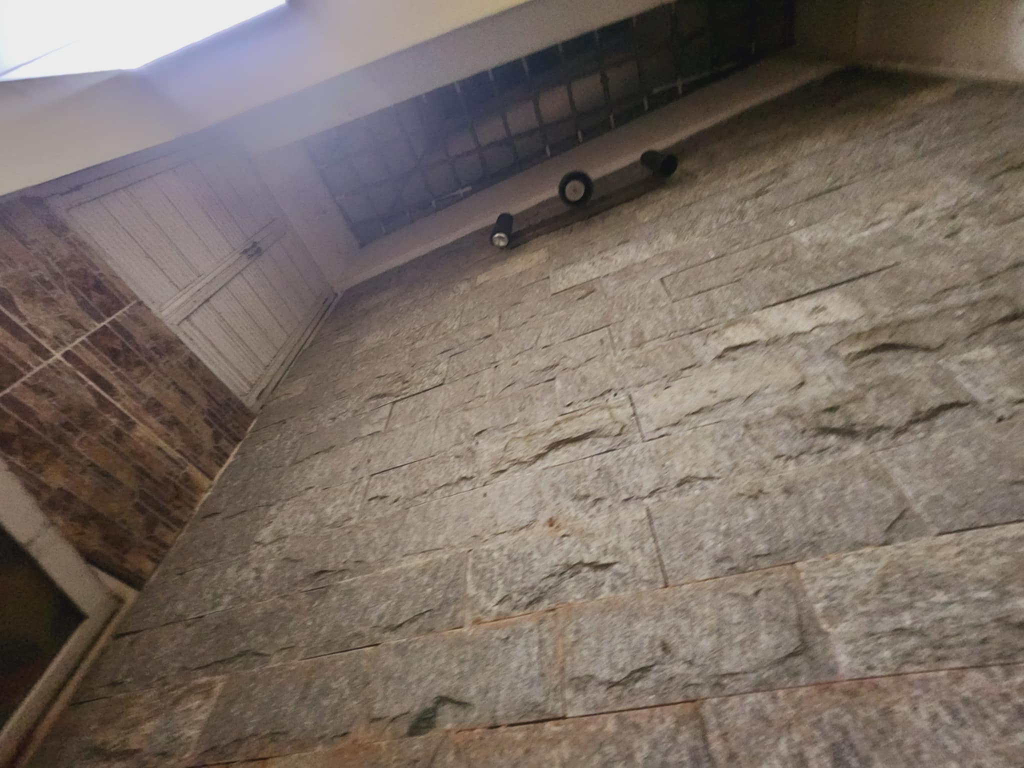 HOÀNG HOA THÁM-NHÀ DÂN XÂY OTO TRÁNH DỪNG ĐỖ NGỦ TRONG NHÀ-19 TỶ