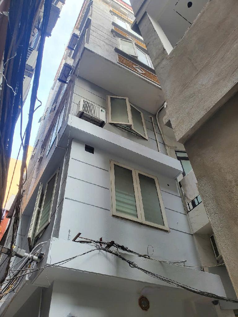 HOÀNG HOA THÁM-LÔ GÓC 6 TẦNG GẦN OTO-20m2-4,5 TỶ