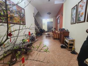 HOÀNG HOA THÁM-NHÀ DÂN XÂY OTO TRÁNH DỪNG ĐỖ NGỦ TRONG NHÀ-19 TỶ