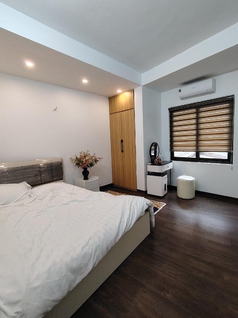 NHÀ PHỐ BỒ ĐỀ Ở NGAY - FULL NỘI THẤT CAO CẤP - GIAO THƯƠNG THUẬN TIỆN - 5 TẦNG x 5 NGỦ - 8.9 TỶ