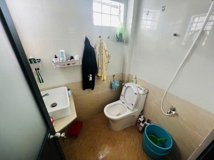 Nhỏ nhưng có võ , Nhà còn mới Bùi Đình Túy , nhà 2 mặt thoáng , hẻm 3 gác thông , giá chỉ nhỉnh 3 tỷ