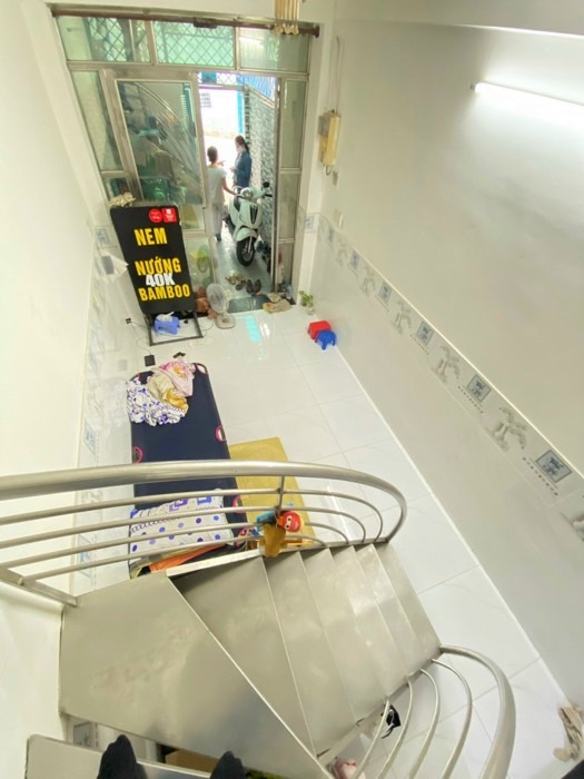 Trung tâm Bình Thạnh - Nhà nhỏ đủ công năng - hẻm thông thoáng