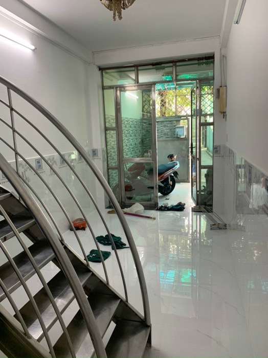 Trung tâm Bình Thạnh - Nhà nhỏ đủ công năng - hẻm thông thoáng